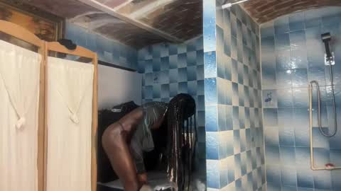 Snapshot of valent1nn chatting on March 2026 08:53:02 AM Valentin independent Cam Boy online show from March 2026 08:53:02 AM