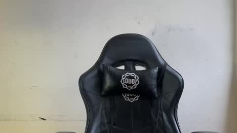 Snapshot of valent1nn chatting on April 2026 07:58:02 PM Valentin independent Cam Boy online show from April 2026 07:58:02 PM