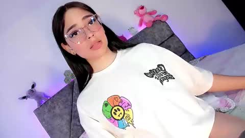 Snapshot of valentina_alba chatting on December 2024 09:17:01 PM Valentina online show from December 2024 09:17:01 PM