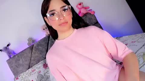 Snapshot of valentina_alba chatting on December 2024 02:38:02 PM Valentina online show from December 2024 02:38:02 PM