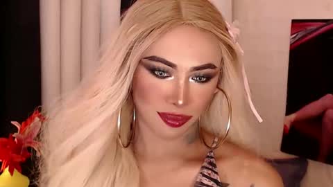 Snapshot of valentina_goddess_tsxxx chatting on January 2025 12:00:02 AM Amanda online show from January 2025 12:00:02 AM