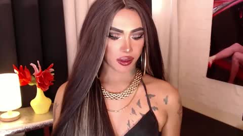 Snapshot of valentina_goddess_tsxxx chatting on January 2025 07:07:01 AM Amanda online show from January 2025 07:07:01 AM