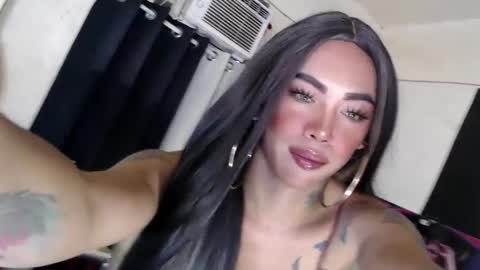 Snapshot of valentina_goddess_tsxxx chatting on January 2025 11:27:01 PM Amanda online show from January 2025 11:27:01 PM