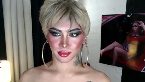 Snapshot of valentina_goddess_tsxxx chatting on January 2025 06:43:02 AM Amanda online show from January 2025 06:43:02 AM