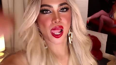 Snapshot of valentina_goddess_tsxxx chatting on February 2025 04:27:01 AM Amanda online show from February 2025 04:27:01 AM