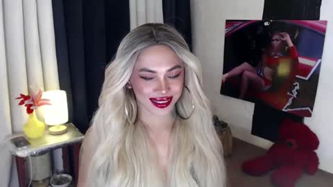 Snapshot of valentina_goddess_tsxxx chatting on February 2025 11:22:01 AM Amanda online show from February 2025 11:22:01 AM