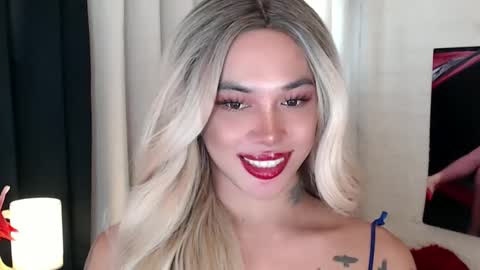 Snapshot of valentina_goddess_tsxxx chatting on March 2025 02:04:02 AM Amanda online show from March 2025 02:04:02 AM