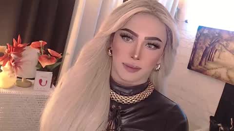 Snapshot of valentina_goddess_tsxxx chatting on September 2025 02:02:01 AM Amanda online show from September 2025 02:02:01 AM