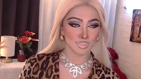 Snapshot of valentina_goddess_tsxxx chatting on October 2025 08:54:02 PM Amanda online show from October 2025 08:54:02 PM