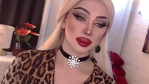 Snapshot of valentina_goddess_tsxxx chatting on October 2025 02:00:01 AM Amanda online show from October 2025 02:00:01 AM