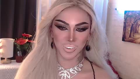 Snapshot of valentina_goddess_tsxxx chatting on October 2025 06:17:01 PM Amanda online show from October 2025 06:17:01 PM