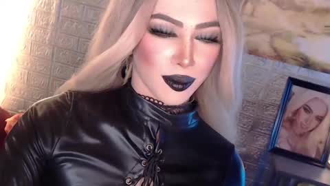 Snapshot of valentina_goddess_tsxxx chatting on November 2025 05:57:01 AM Amanda online show from November 2025 05:57:01 AM