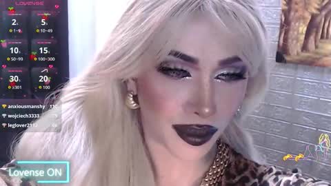 Snapshot of valentina_goddess_tsxxx chatting on November 2025 03:28:02 AM Amanda online show from November 2025 03:28:02 AM