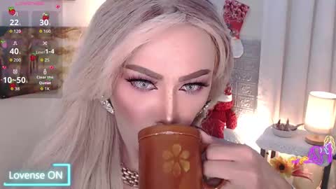 Snapshot of valentina_goddess_tsxxx chatting on December 2025 09:09:01 PM Amanda online show from December 2025 09:09:01 PM