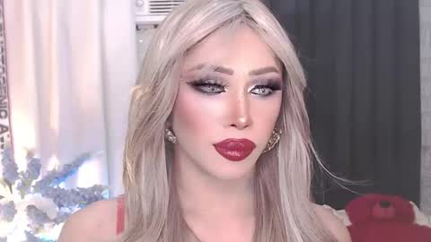 Snapshot of valentina_goddess_tsxxx chatting on April 2026 05:11:01 PM Amanda online show from April 2026 05:11:01 PM