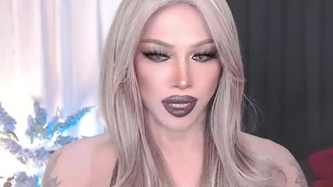 Snapshot of valentina_goddess_tsxxx chatting on April 2026 04:01:02 PM Amanda online show from April 2026 04:01:02 PM