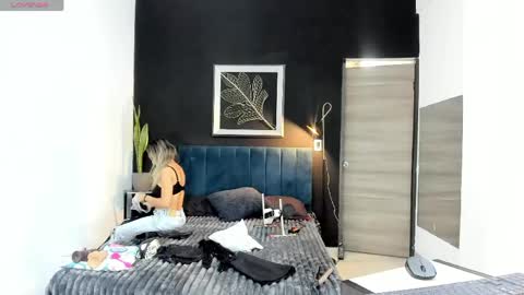 Snapshot of valentina_herrrera chatting on May 2026 02:01:02 PM valentina_herrrera online show from May 2026 02:01:02 PM