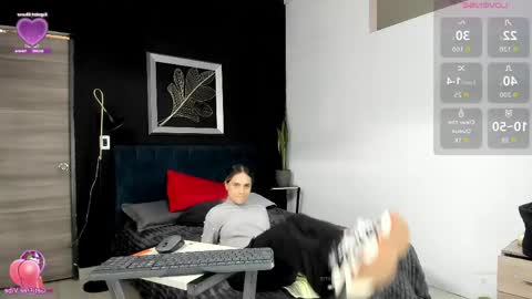 Snapshot of valentina_herrrera chatting on June 2026 04:35:01 PM valentina_herrrera online show from June 2026 04:35:01 PM