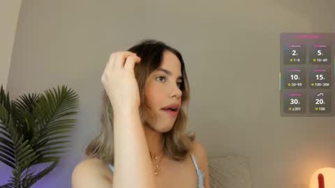 Snapshot of valentina_m17 chatting on October 2025 11:28:02 PM VALENTINA online show from October 2025 11:28:02 PM