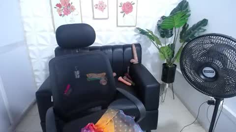 Valentina  online show from February 2025 01:44:02 AM