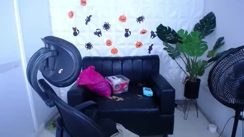 Valentina  online show from October 2025 10:29:02 PM