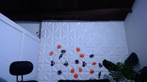 Valentina  online show from October 2025 09:46:02 PM