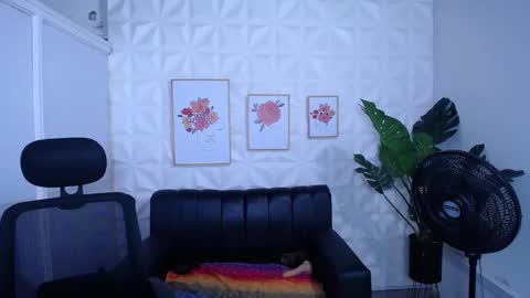 Valentina  online show from October 2025 11:52:02 PM