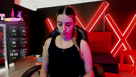 Snapshot of valentina_red18 chatting on April 2026 05:58:01 PM Valentina online show from April 2026 05:58:01 PM