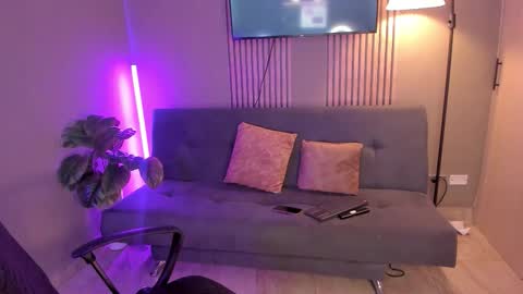 Val online show from February 2026 11:41:01 PM