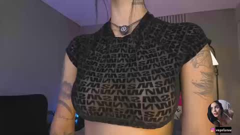 Snapshot of valentina_vegaa chatting on March 2026 03:26:01 PM Val online show from March 2026 03:26:01 PM