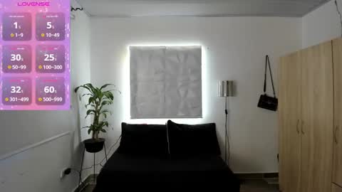 Snapshot of valentina_xx69 chatting on December 2024 05:22:01 PM Valentina online show from December 2024 05:22:01 PM