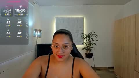 Snapshot of valentina_xx69 chatting on September 2025 08:12:02 PM Valentina online show from September 2025 08:12:02 PM