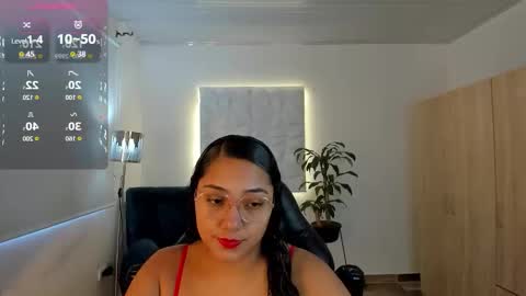 Snapshot of valentina_xx69 chatting on October 2025 02:24:02 PM Valentina online show from October 2025 02:24:02 PM