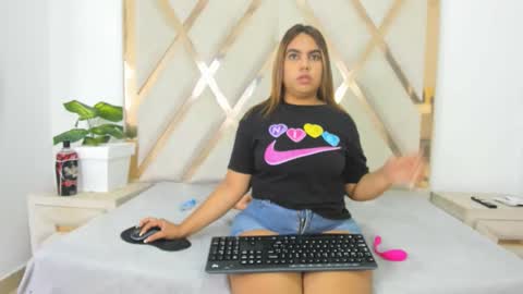 valentinaasm online show from March 2026 12:49:01 PM