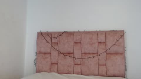 Snapshot of valentinaof chatting on April 2026 01:03:01 AM Valen independent model online show from April 2026 01:03:01 AM