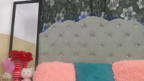 Snapshot of valentinavega18x chatting on January 2026 04:18:02 AM valentina vega online show from January 2026 04:18:02 AM