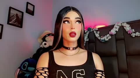 Snapshot of valentinne_marian chatting on October 2025 11:05:02 AM Marian online show from October 2025 11:05:02 AM