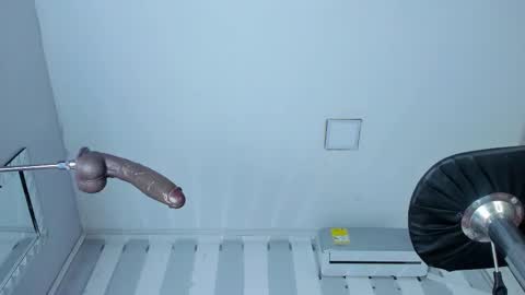 Snapshot of valentinomoreti chatting on November 2025 05:29:02 AM Valentino online show from November 2025 05:29:02 AM