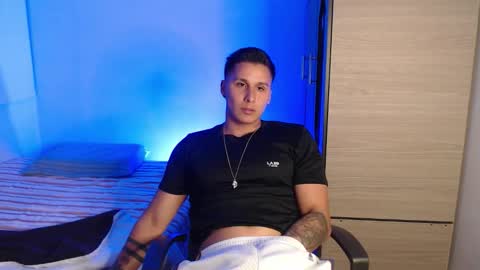 Snapshot of valentinosex_1 chatting on March 2026 10:20:01 PM VALENTINO online show from March 2026 10:20:01 PM