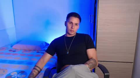 Snapshot of valentinosex_1 chatting on April 2026 10:15:02 PM VALENTINO online show from April 2026 10:15:02 PM