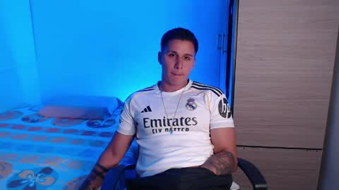 Snapshot of valentinosex_1 chatting on April 2026 10:43:01 PM VALENTINO online show from April 2026 10:43:01 PM