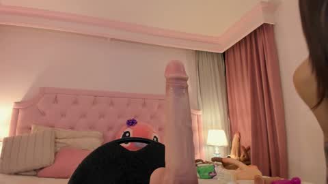 Snapshot of valentoro1 chatting on December 2024 10:25:02 AM Vale Toro online show from December 2024 10:25:02 AM