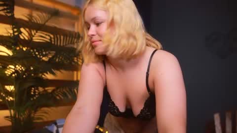 Snapshot of valeri______ chatting on June 2026 07:05:01 PM valeri______ online show from June 2026 07:05:01 PM