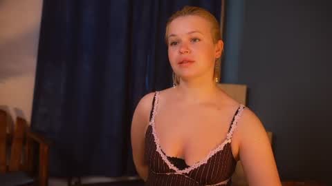 Snapshot of valeri______ chatting on June 2026 07:29:02 AM valeri______ online show from June 2026 07:29:02 AM