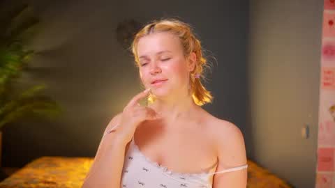 Snapshot of valeri______ chatting on June 2026 07:57:01 AM valeri______ online show from June 2026 07:57:01 AM