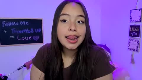 Snapshot of valeria_cherry chatting on March 2026 03:11:01 AM valeria online show from March 2026 03:11:01 AM