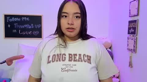 Snapshot of valeria_cherry chatting on March 2026 03:32:02 AM valeria online show from March 2026 03:32:02 AM