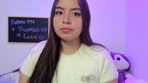 Snapshot of valeria_cherry chatting on April 2026 04:46:01 AM valeria online show from April 2026 04:46:01 AM