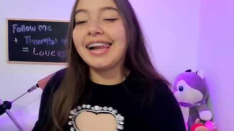 Snapshot of valeria_cherry chatting on April 2026 05:18:02 AM valeria online show from April 2026 05:18:02 AM