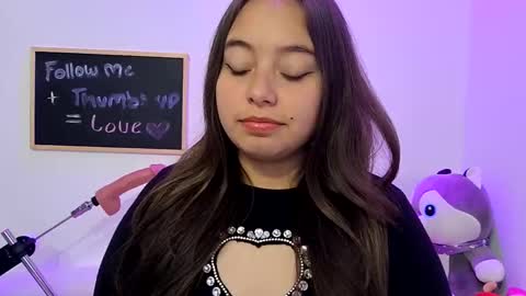 Snapshot of valeria_cherry chatting on April 2026 06:19:01 AM valeria online show from April 2026 06:19:01 AM